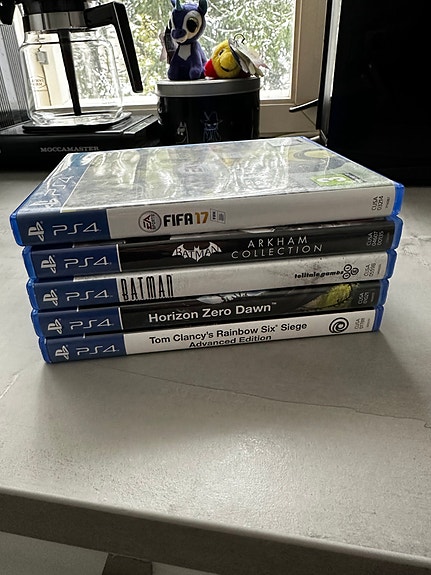 Playstation 4 pelipaketti