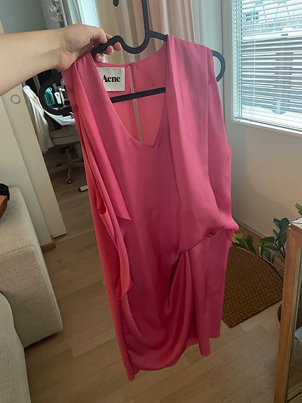 Acne Studios Mallory juhla- tai cocktailmekko koko 36 vaaleanpunainen polyesteri