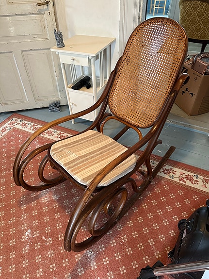 Antiikki Thonet keinutuoli