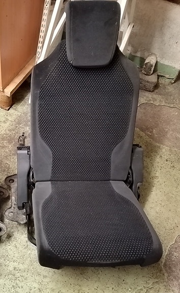 Citroen C4 Grand Picasson 3. penkkirivin istuin