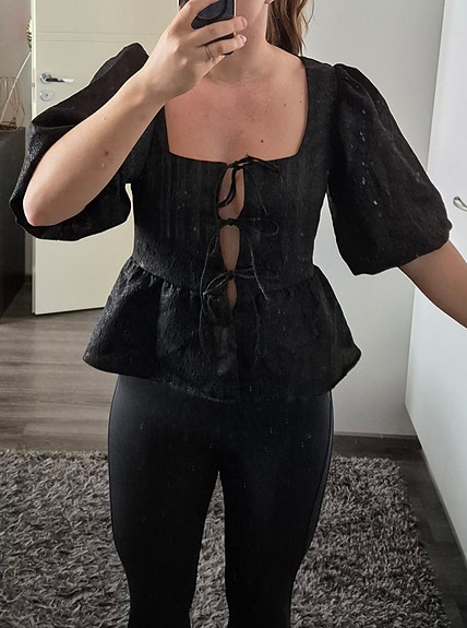 H&M musta juhlatoppi, M