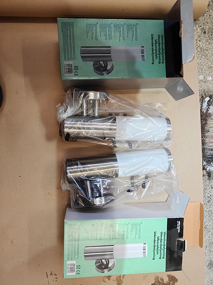 Product image 1 of 2