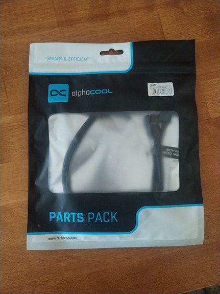 UUSI alphacool Y-splitteri 4-Pin to 2 x 4-Pin