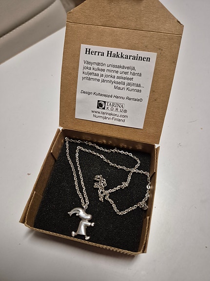 Herra Hakkarainen hopeinen kaulakoru