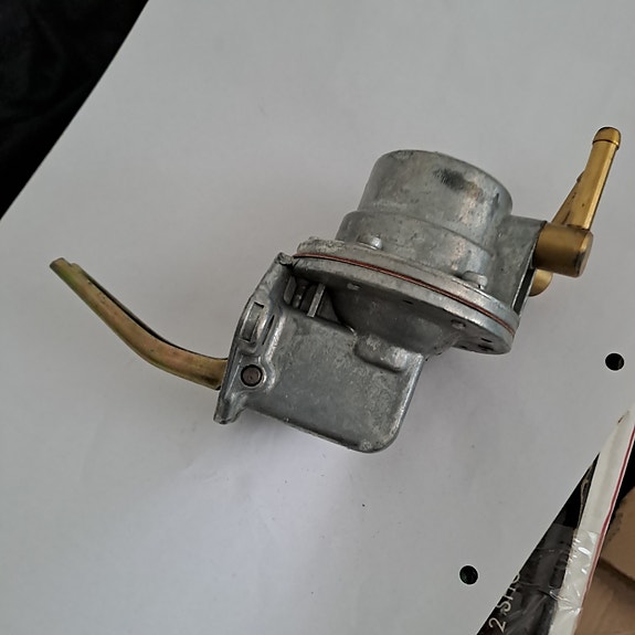Polttoainepumppu Datsun/Nissan