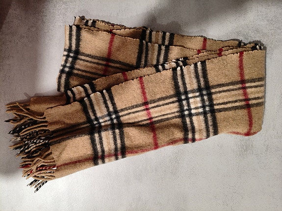 Burberry -kaulahuivi 100% cashmere