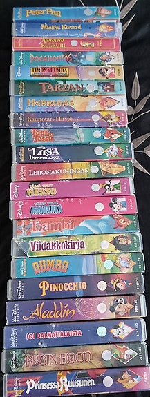 Disney VHS lastenelokuvia