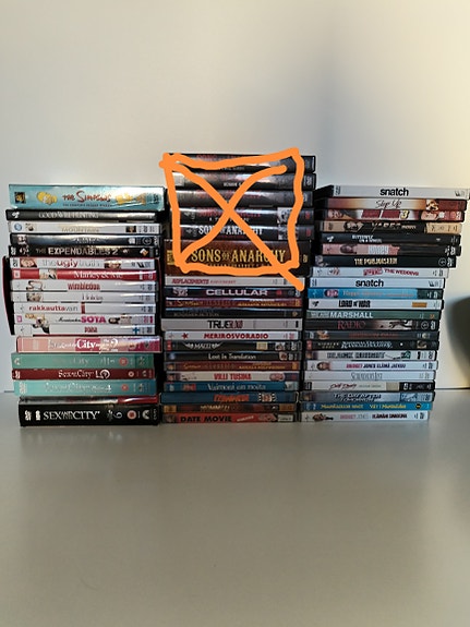 Myydään läjä dvd elokuvia, sarjoja