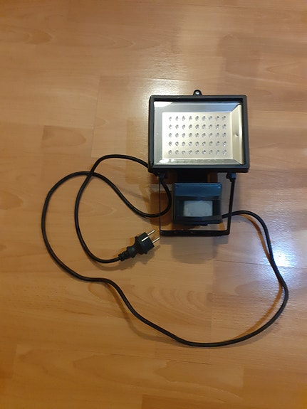 led valaisin liiketunnistin