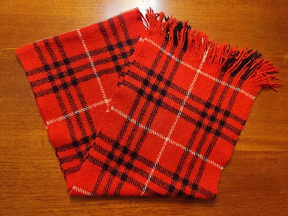 Burberry punainen kaulahuivi