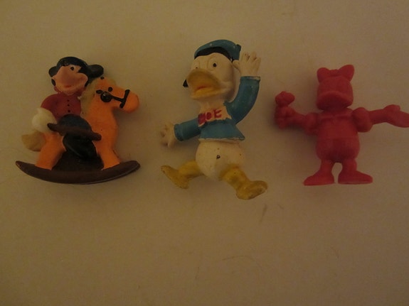 Disney figuurit Aku, Mikki ja Iines