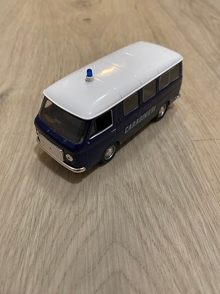Fiat 238 Minivan "Carabinieri" – 1:43 pienoismalli
