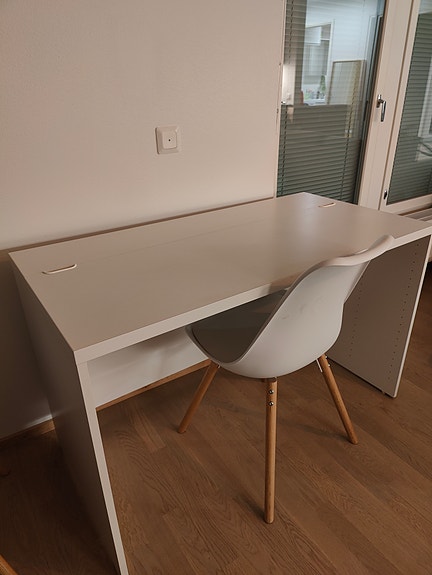 IKEA tietokone pöytä  valkoinen