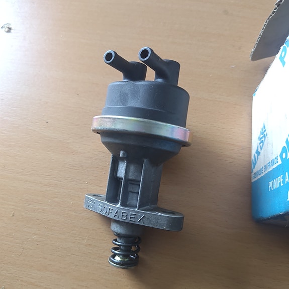 uusi bensa pumppu citroen bx 16 / peugeot 305 GT