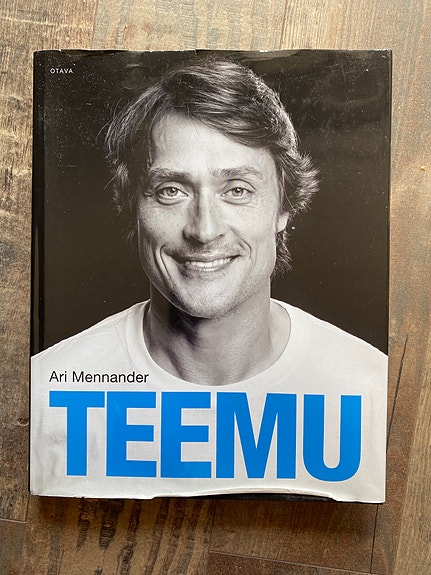 Ari Mennander Teemu Selänne kirja