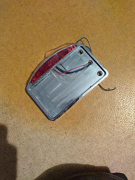 Kilpiteline "pikkukilvelle" led takavalolla