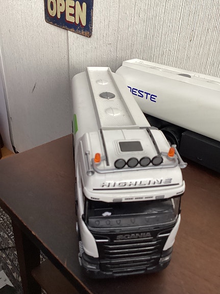 Emek Volvo Scania keräily lorry tankkiauto leikkiautot säiliö- ….