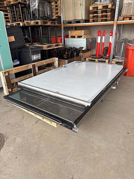 Huurre kylmiö ovi 160x300cm alempi ovi
