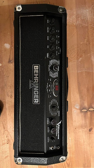 Behringer V-Ampire LX1200H