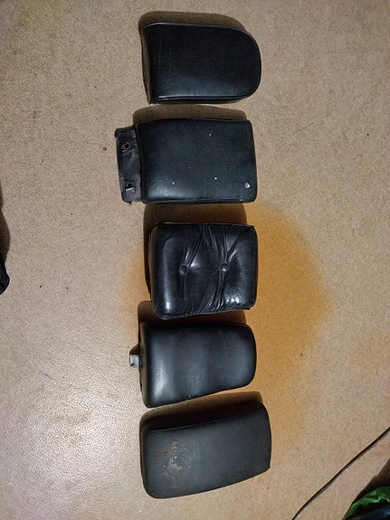 Kyytiläisen penkkejä , takapala, takaistuin tms