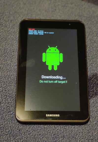 Myydään Samsung Galaxy 2 tabletti *korjattavaksi*