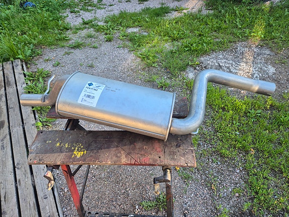 Myydään uusi Volvo S40/V50 takapönttö