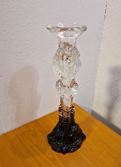 Humppila kasvimaalla kynttilänjalka