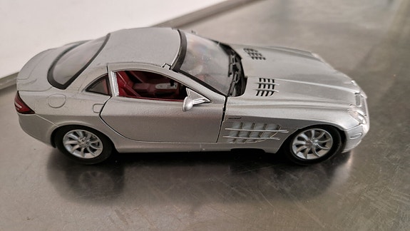 Mercedes-Benz SLR McLaren keräilyauto