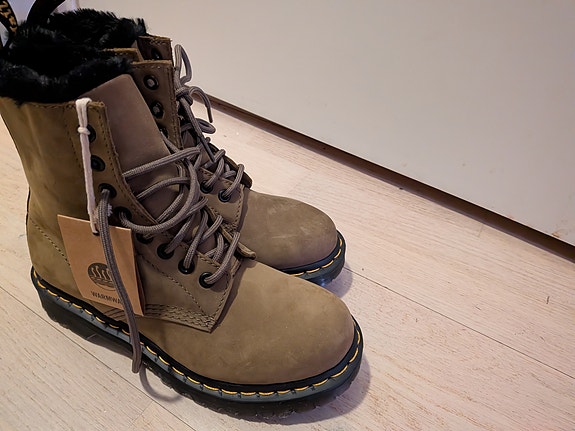 Dr. Martens Serena green khaki boots 37