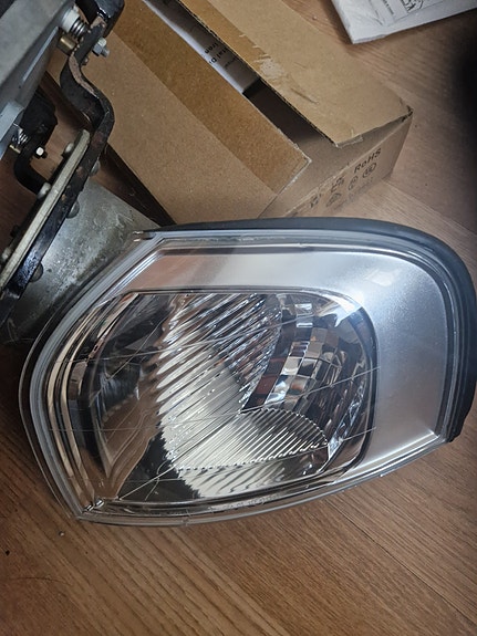 Volvo s80 mk1 vasen etuvilkku uusi alkup.