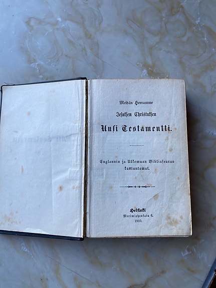 Uusi testamentti suomenkielinen kirja v. 1910