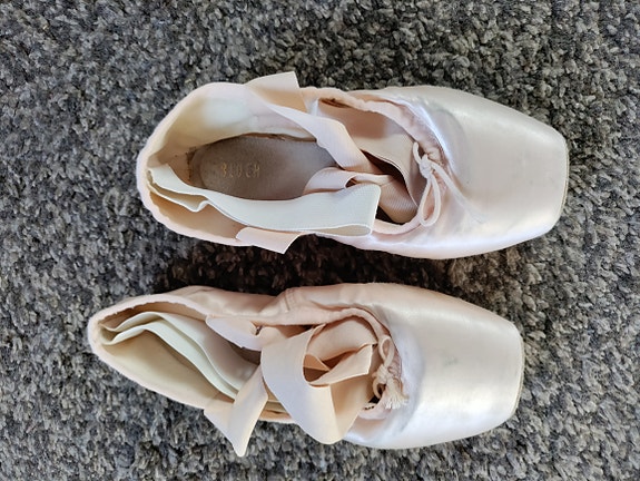 Bloch Hannah kärkitossut
