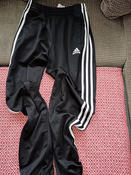 Adidas verkkarit