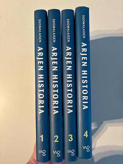 Suomalaisen arjen historia kirjasarja osat 1–4