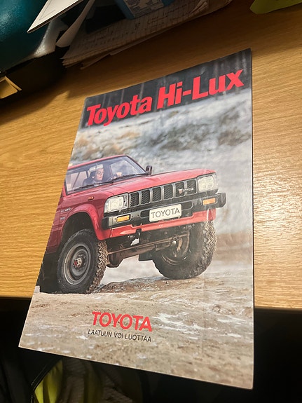 Toyota Hi-Lux esite (1981)