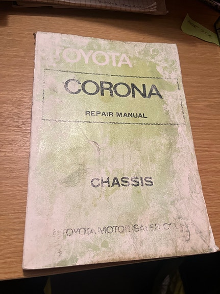 Toyota Corona korjausopas alusta