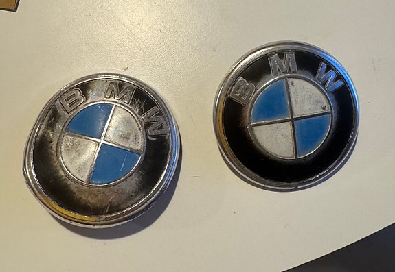 BMW E3 keulan ja peräkontin merkit