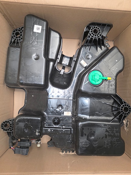 Uusi Toyota Proace ureasäiliö