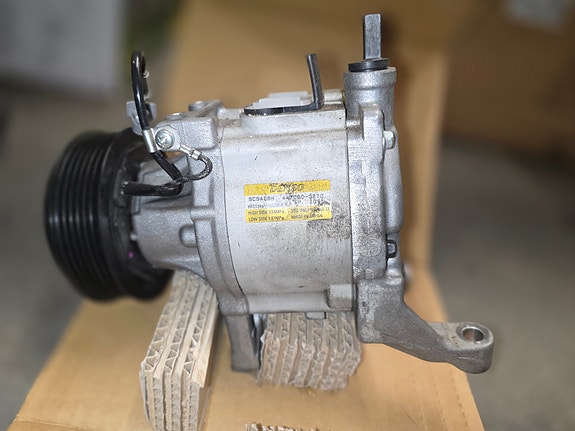 Toyota Gt86 ilmastoinnin kompressori.