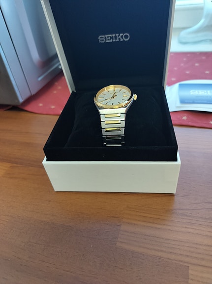Seiko miesten rannekello kaksivärinen teräs