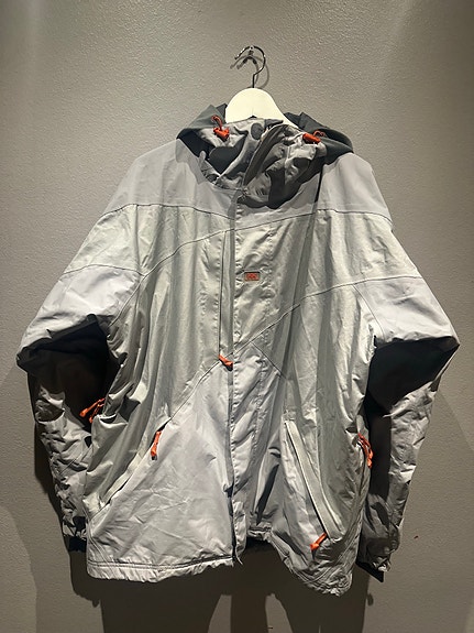 Helly Hansen harmaa vedenpitävä laskettelutakki koko XL