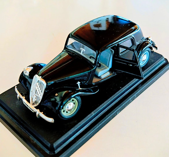 Citroen 15 CV TA (1938) pienoismalli