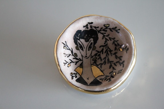 Rintakoru, rintaneula, keramiikka, vintage