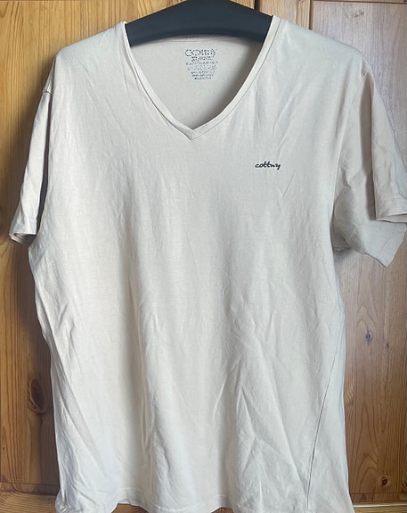 V‑kaula-aukkoinen t-paita beige