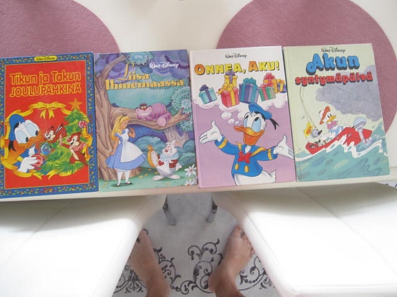 Walt Disney kirjoja 4 erinlaista 1984-1999