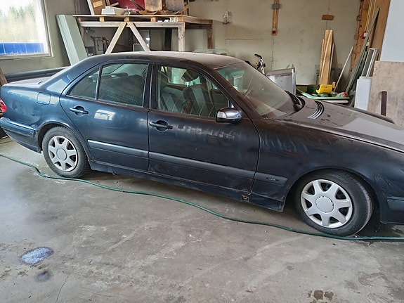 Mersu (Väyrynen ) -vm- 99 , siisti / hyväpeltinen  auto, aj. 560 tkm
