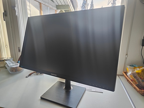 Samsung 27" näyttö