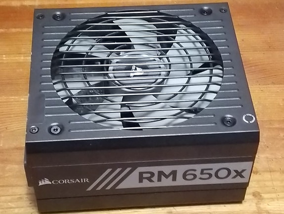 Corsair RM650x virtalähde & 2 Corsair tuuletinta