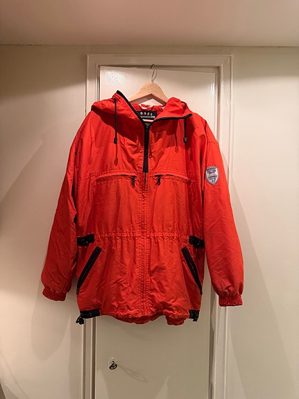 Punainen vintage parka