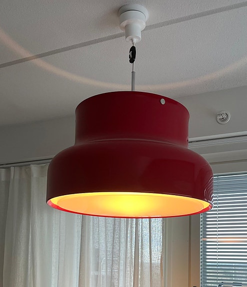 Ateljé Lyktan Anders Pehrson 60cm punainen kattovalaisin